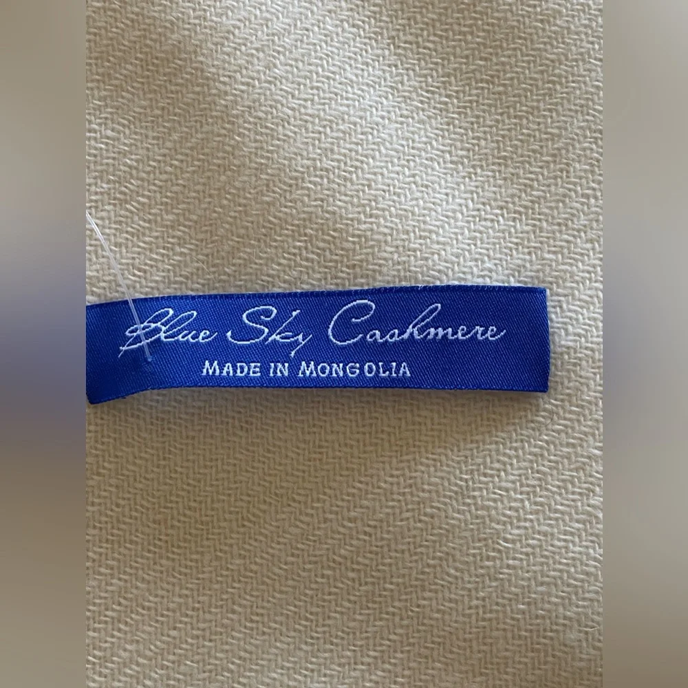 Oversized 100% Mongolian cashmere scarf Blue Sky factory - Picture 6 of 9